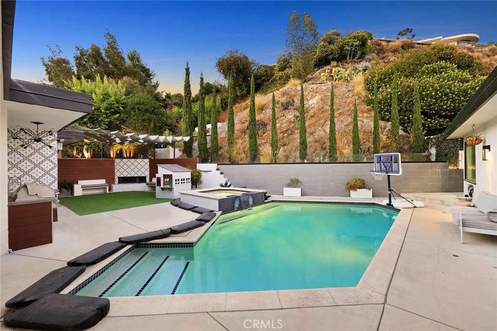 1840 Deermont Road Glendale, CA 91207 - Photo 56 of 70
