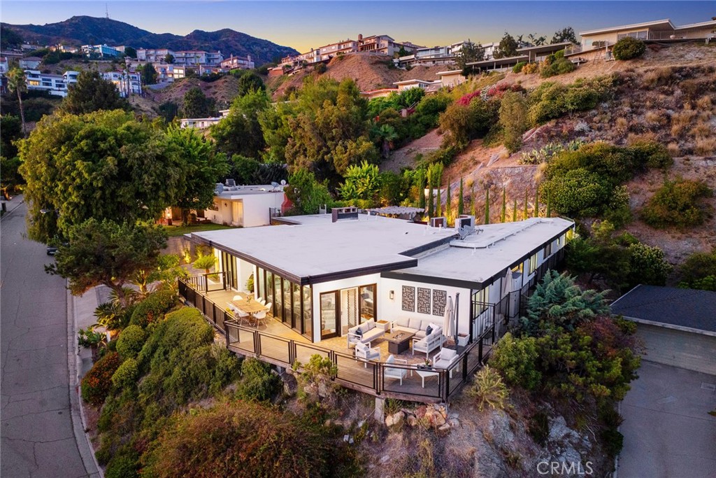 1840 Deermont Road Glendale, CA 91207 - Photo 9 of 70
