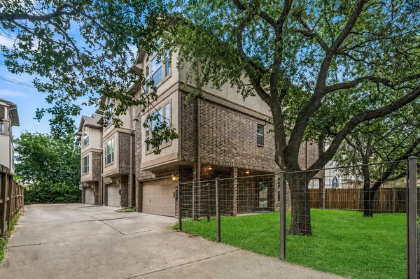 $3,400 | 4018 Childress Street, Houston, TX 77005