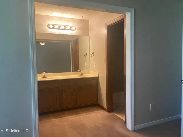 $1,700 | 206 Casa Urbano Drive, Clinton, MS 39056