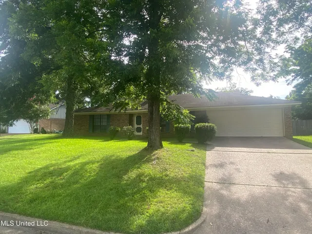 $1,700 | 206 Casa Urbano Drive, Clinton, MS 39056