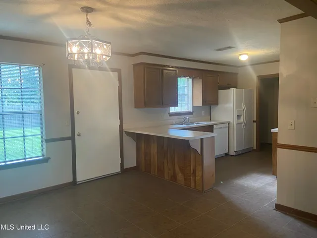 $1,700 | 206 Casa Urbano Drive, Clinton, MS 39056