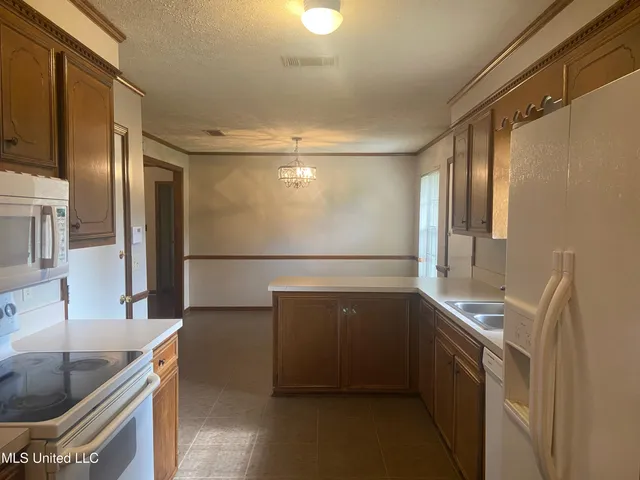 $1,700 | 206 Casa Urbano Drive, Clinton, MS 39056