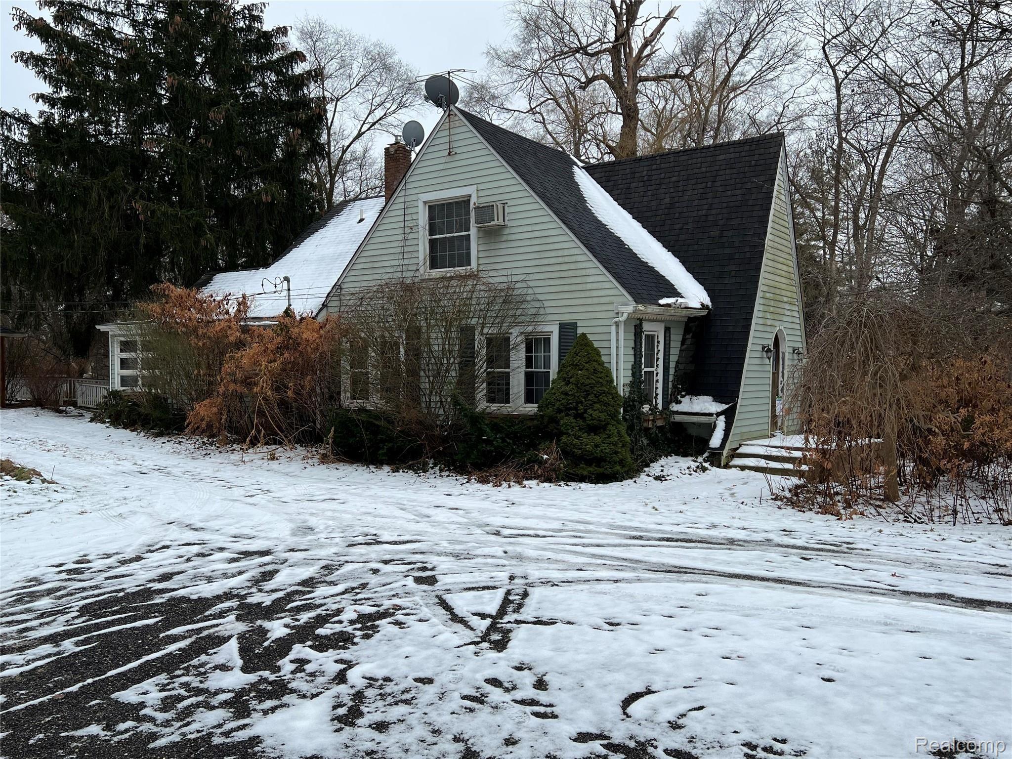 3305 West Auburn Road Rochester, MI 48309 - Photo 1 of 52 IMG_8386.JPG