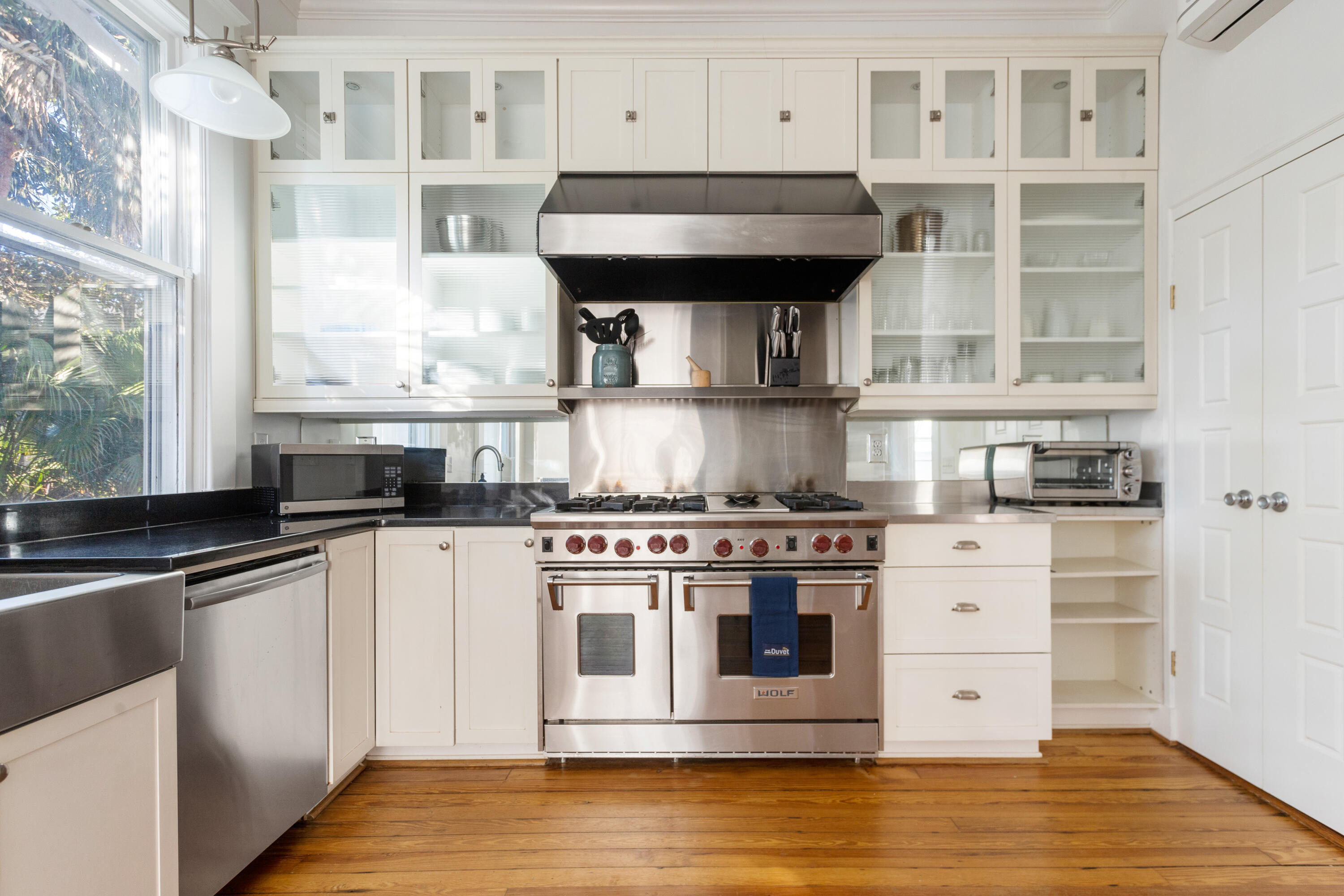 9 Colonial Street Charleston, SC 29401 - Photo 15 of 54 9 Colonial