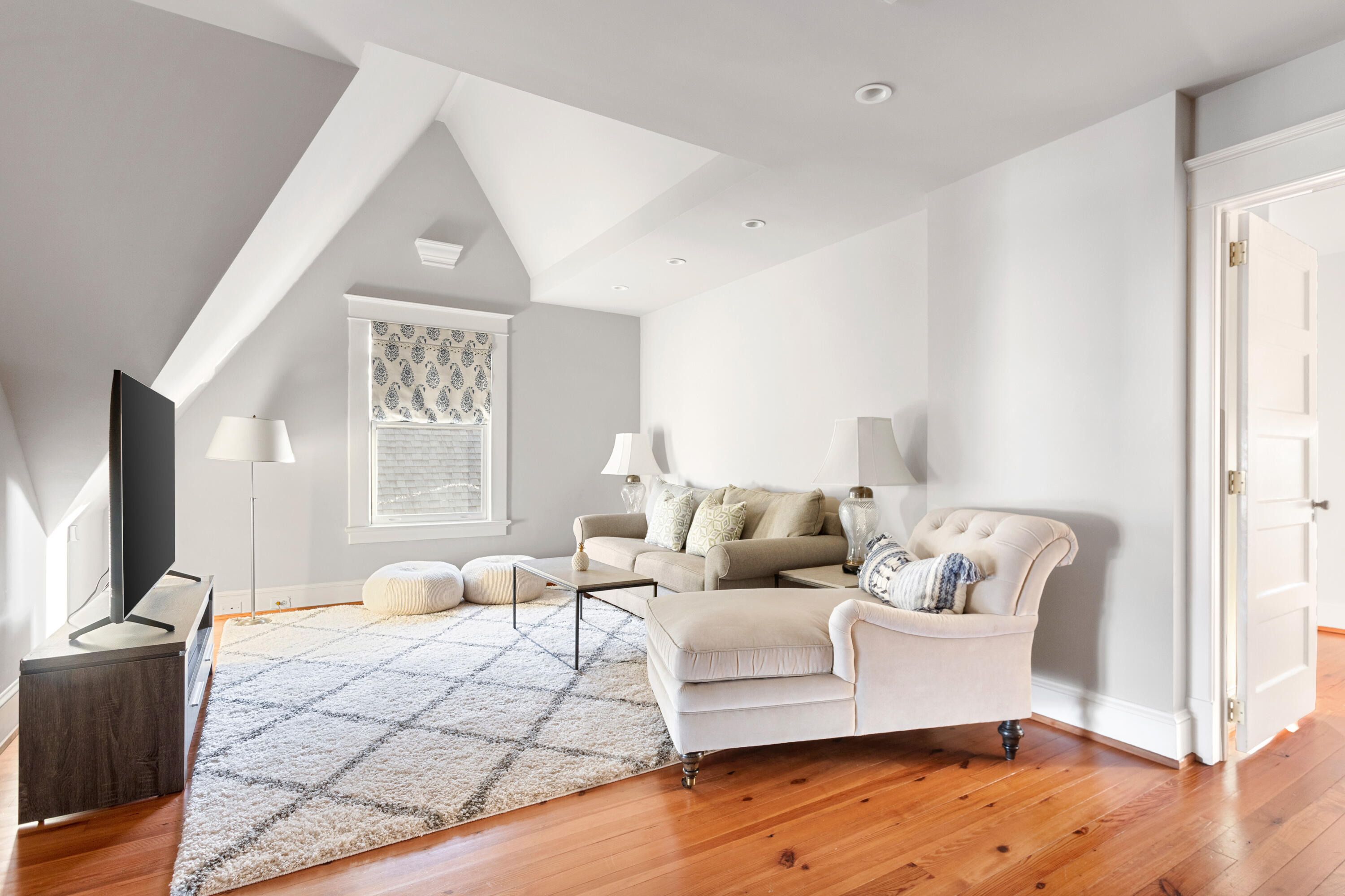 9 Colonial Street Charleston, SC 29401 - Photo 37 of 54 9 Colonial