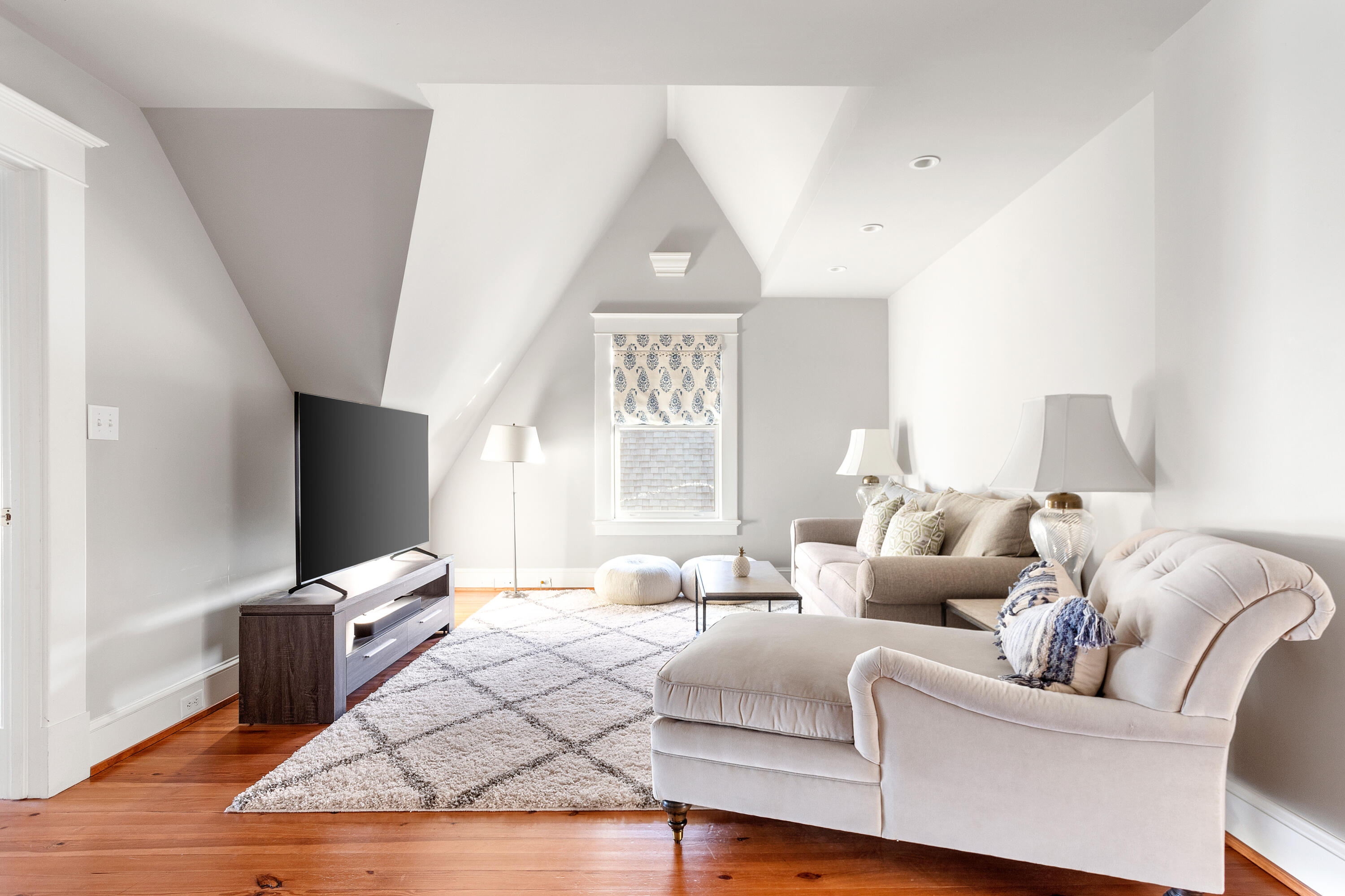 9 Colonial Street Charleston, SC 29401 - Photo 38 of 54 9 Colonial