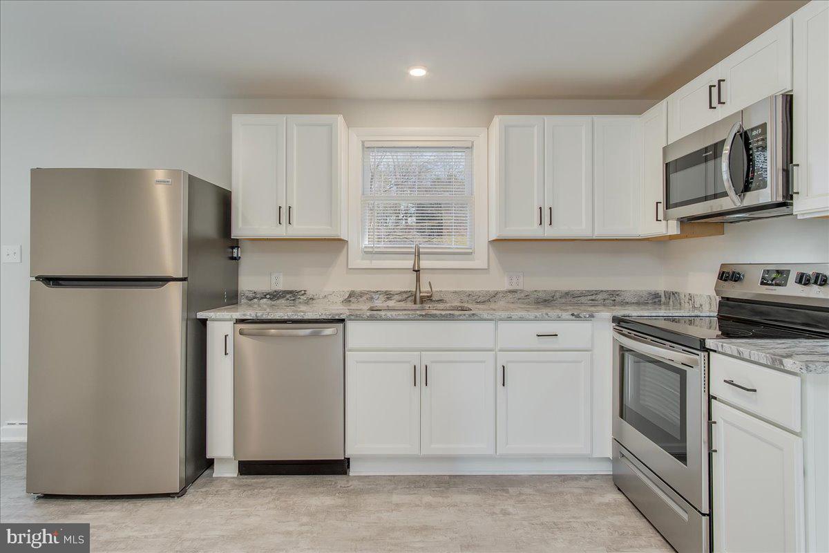 2553 Falling Spring Road Chambersburg, PA 17202 - Photo 7 of 29 Kitchen