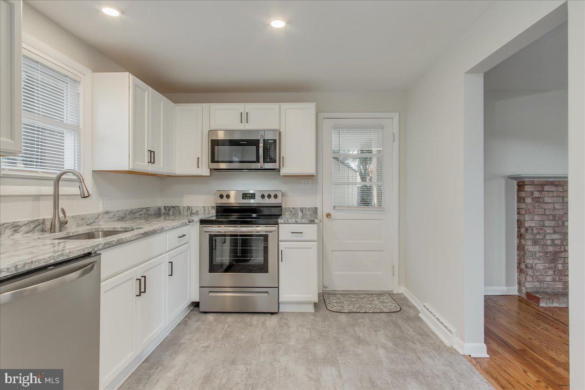 2553 Falling Spring Road Chambersburg, PA 17202 - Photo 8 of 29 Kitchen