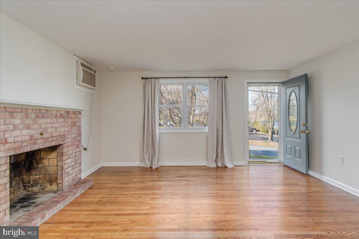 2553 Falling Spring Road Chambersburg, PA 17202 - Photo 10 of 29 Living Room