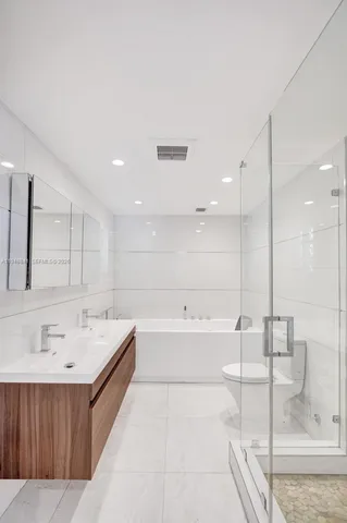 $15,000 | 3757 Prairie Avenue, Miami Beach, FL 33140