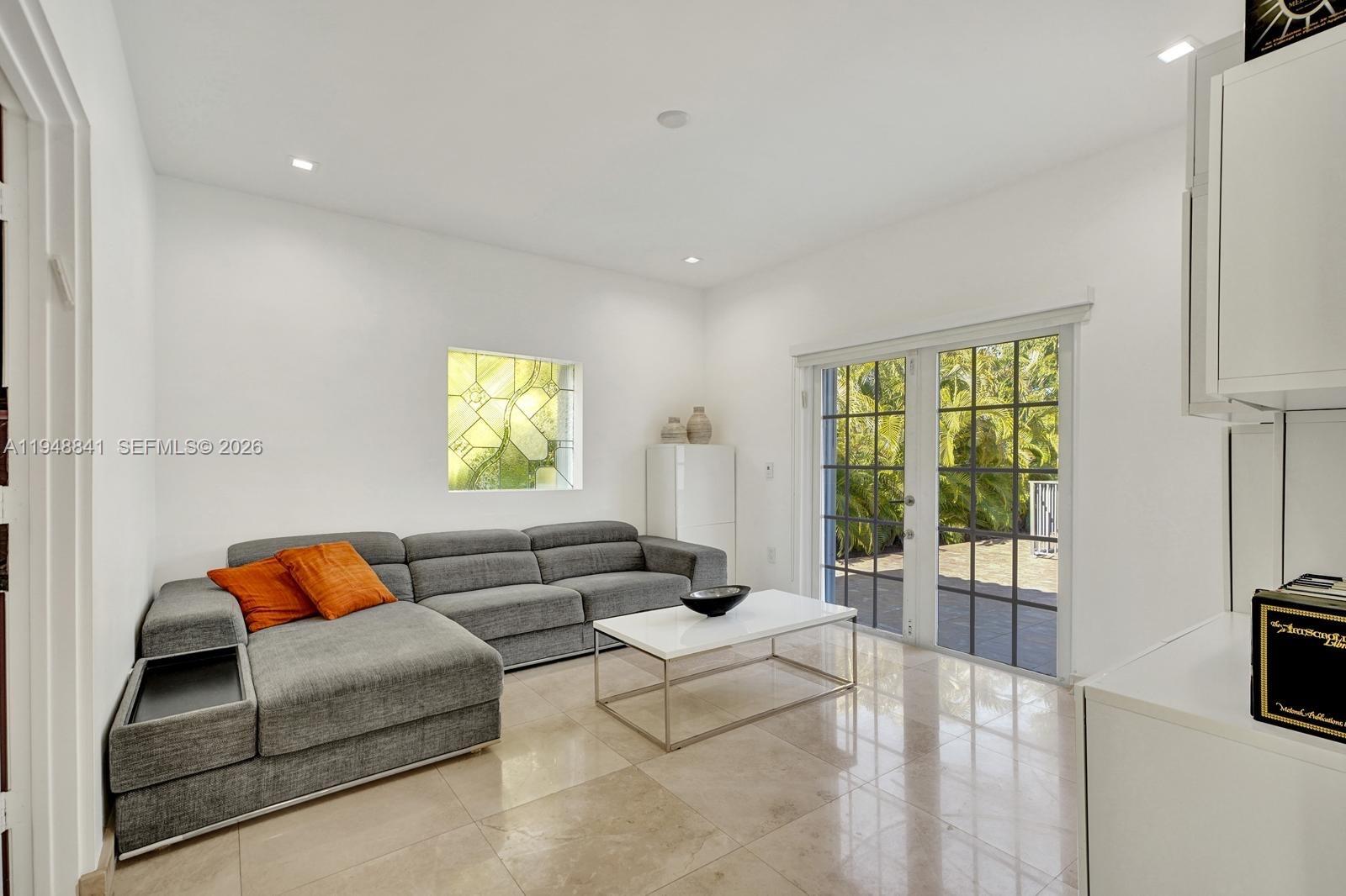 3757 Prairie Avenue Miami Beach, FL 33140 - Photo 8 of 19