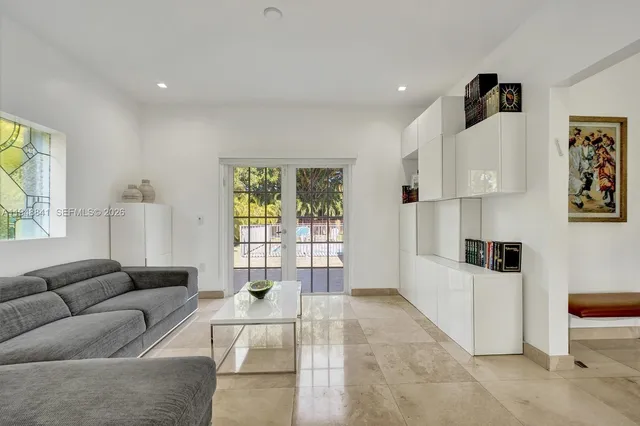 $15,000 | 3757 Prairie Avenue, Miami Beach, FL 33140