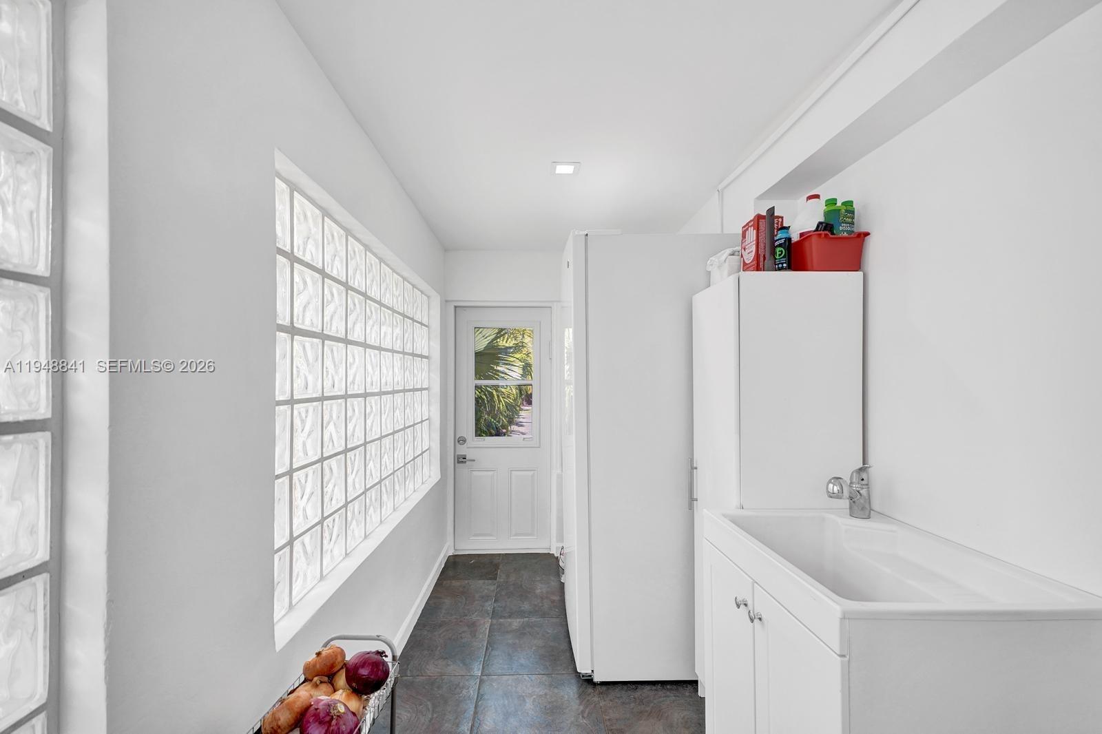 3757 Prairie Avenue Miami Beach, FL 33140 - Photo 10 of 19