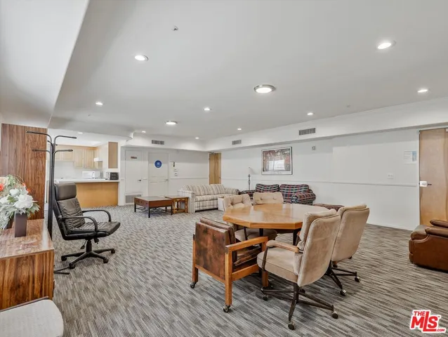 $3,400 | 937 12th Street, Unit 308, Santa Monica, CA 90403