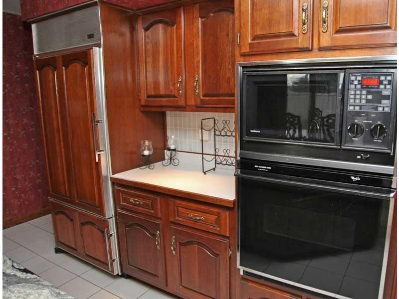 346 Germain Road Wexford, PA 15090 - Photo 7 of 20 Kitchen. Built in oven and microwave plus an additional stove and oven allows for cooking large family meals.