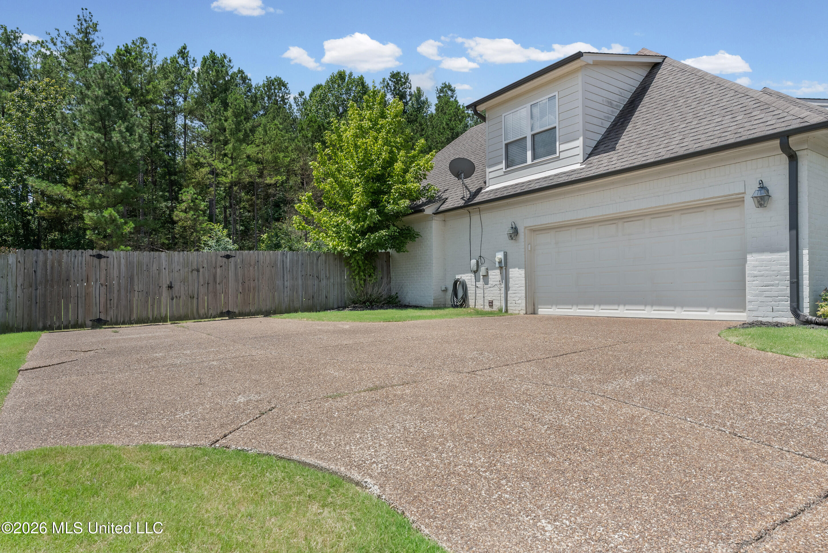2353 Ouse Valley Lane Hernando, MS 38632 - Photo 3 of 30 Front
