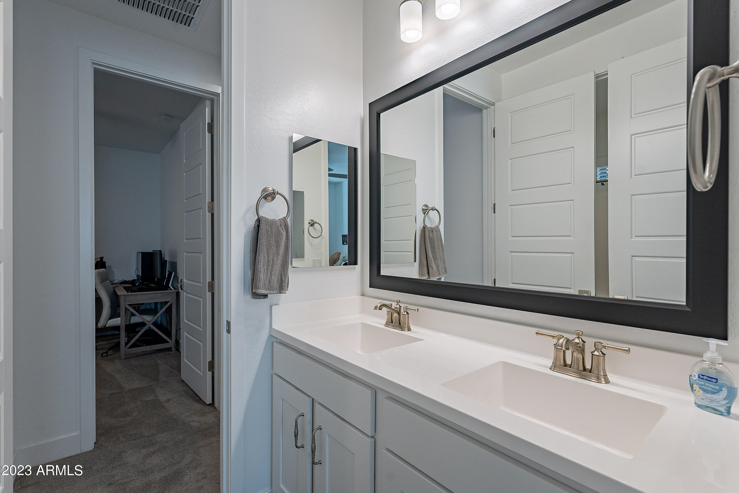 814 West Deer Creek Road Phoenix, AZ 85048 - Photo 25 of 48 Deer-HD-41