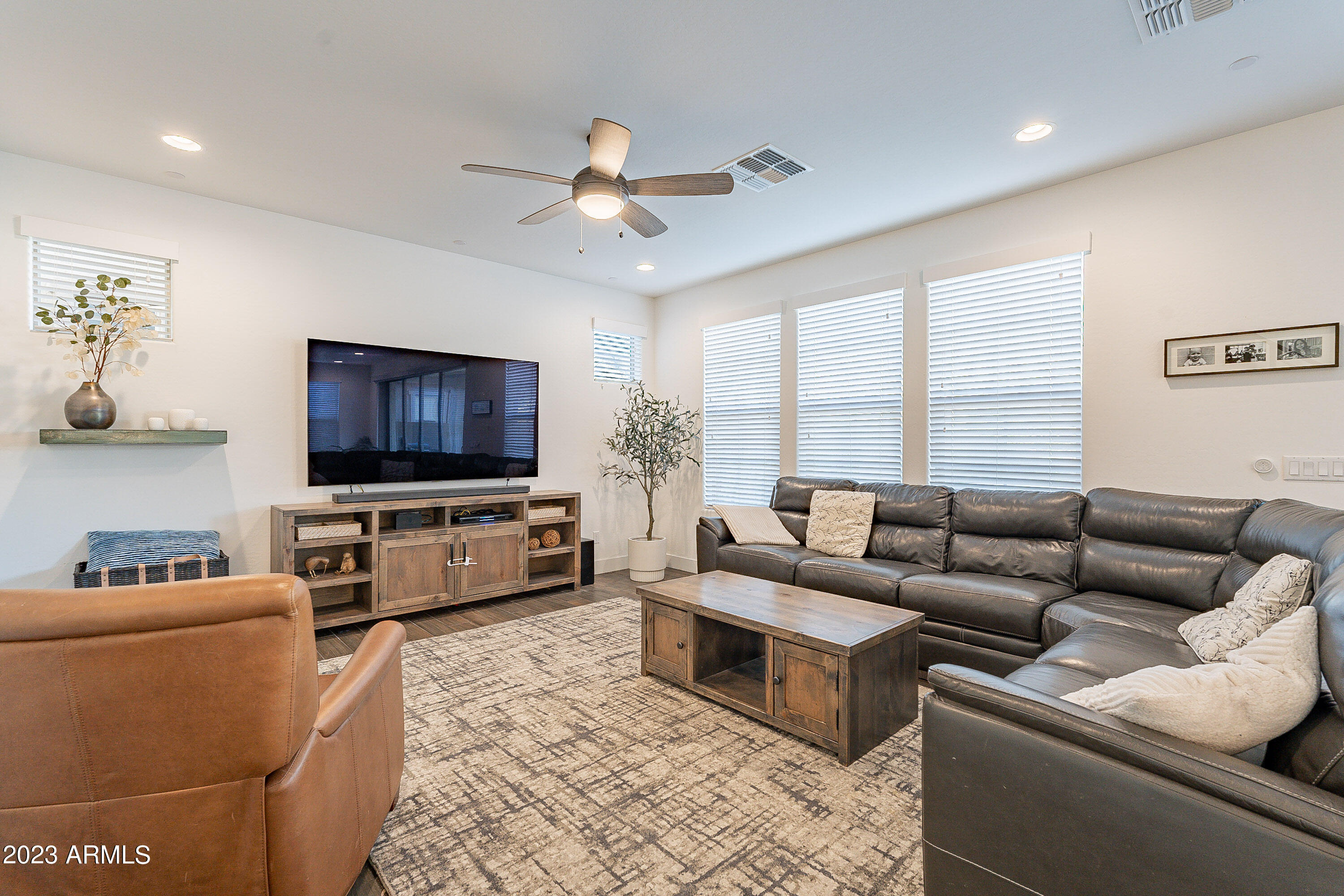 814 West Deer Creek Road Phoenix, AZ 85048 - Photo 10 of 48 Deer-HD-5