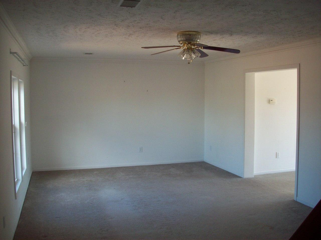 688 Morewood Road Hardy, VA 24101 - Photo 3 of 9 Living Room