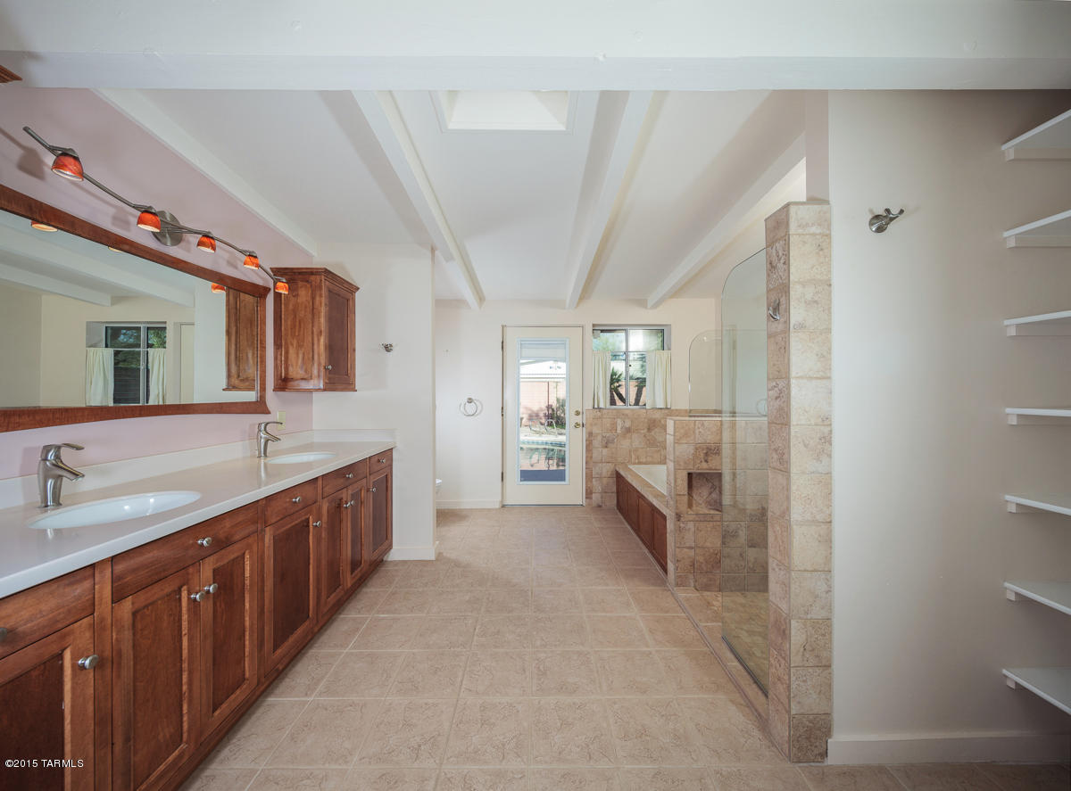 1602 East Greenlee Road Tucson, AZ 85719 - Photo 4 of 17 Gallery Image 4