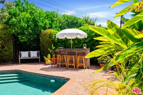 $1,650,000 | 22429 Bessemer Street, Woodland Hills, CA 91367
