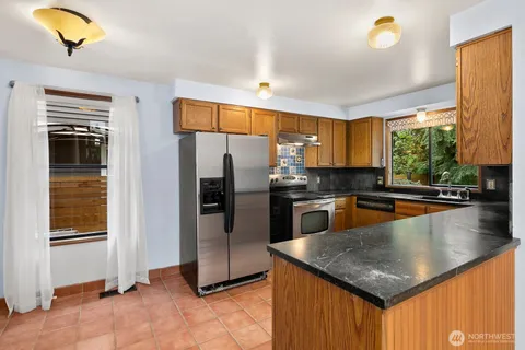 $945,000 | 10113 Northeast 144th Court, Kirkland, WA 98034