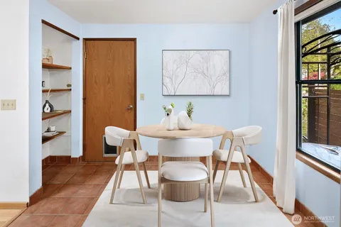 $945,000 | 10113 Northeast 144th Court, Kirkland, WA 98034