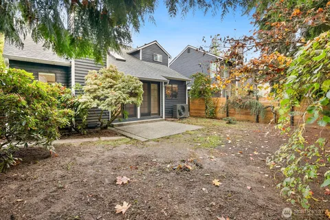 $945,000 | 10113 Northeast 144th Court, Kirkland, WA 98034