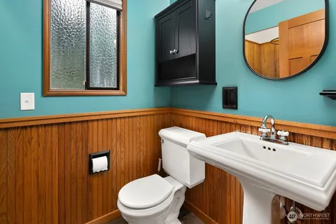 $945,000 | 10113 Northeast 144th Court, Kirkland, WA 98034