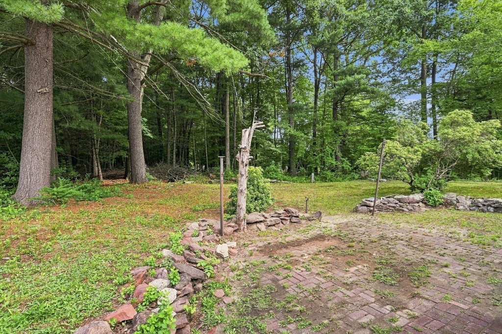 92 Oak Hollow Road Springfield, MA 01128 - Photo 40 of 41 Gallery Image 40