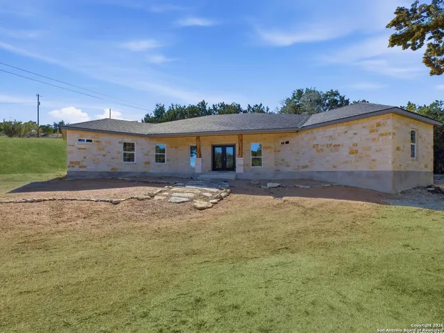 $385,000 | 237 Hopi Trail, Bandera, TX 78003