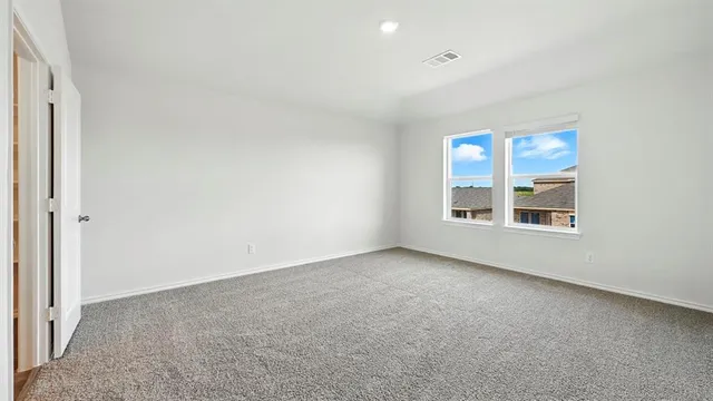 a view of empty room with window