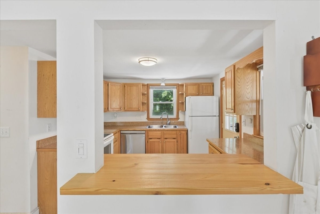 12 Althea Road Randolph, MA 02368 - Photo 5 of 42