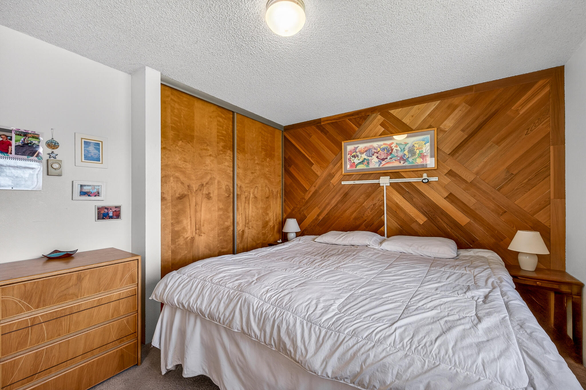 60866 Brosterhous Road Bend, OR 97702 - Photo 25 of 41 a bedroom with a bed and a window