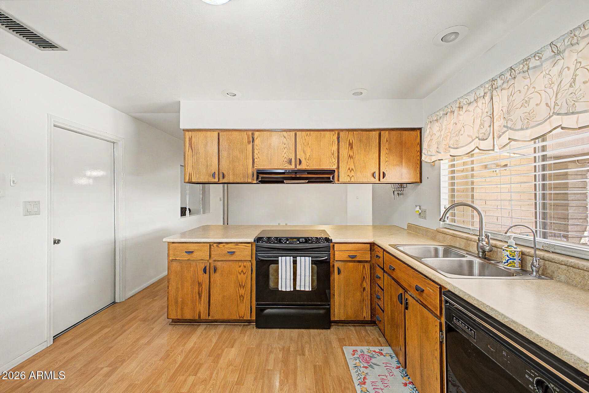 3753 West Dalphin Road Phoenix, AZ 85051 - Photo 14 of 35