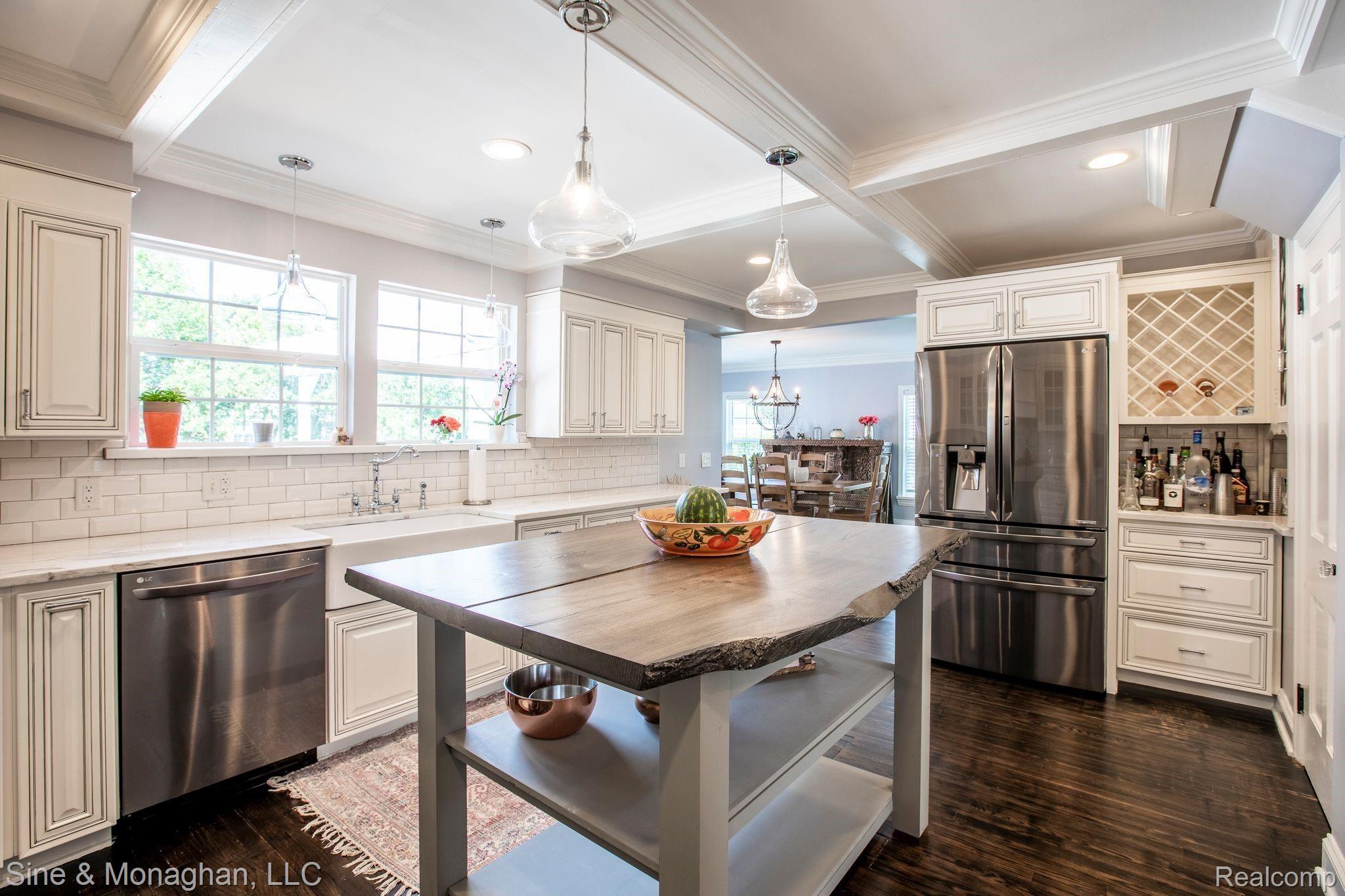 1082 Roslyn Road Grosse Pointe, MI 48236 - Photo 6 of 34 1082 Roslyn Rd-14.jpg