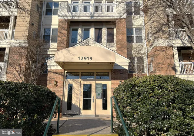 $1,900 | 12919 Alton Square, Unit 112, Herndon, VA 20170