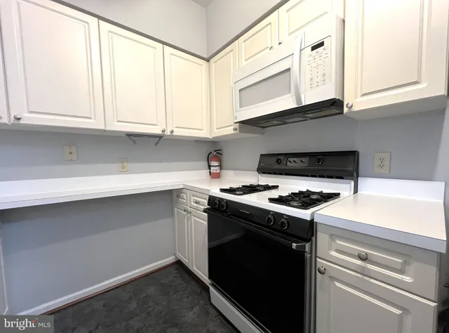 $1,900 | 12919 Alton Square, Unit 112, Herndon, VA 20170