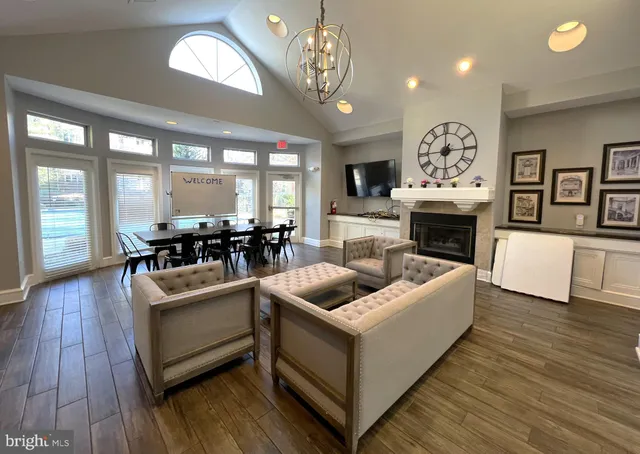 $1,900 | 12919 Alton Square, Unit 112, Herndon, VA 20170