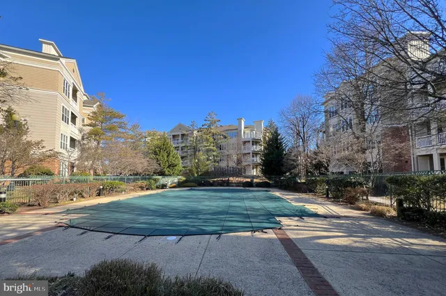 $1,900 | 12919 Alton Square, Unit 112, Herndon, VA 20170