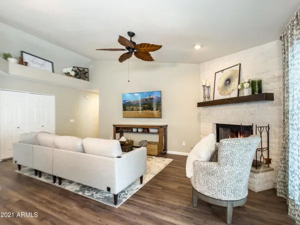 $9,995 | 1218 East Seahorse Lane, Gilbert, AZ 85234