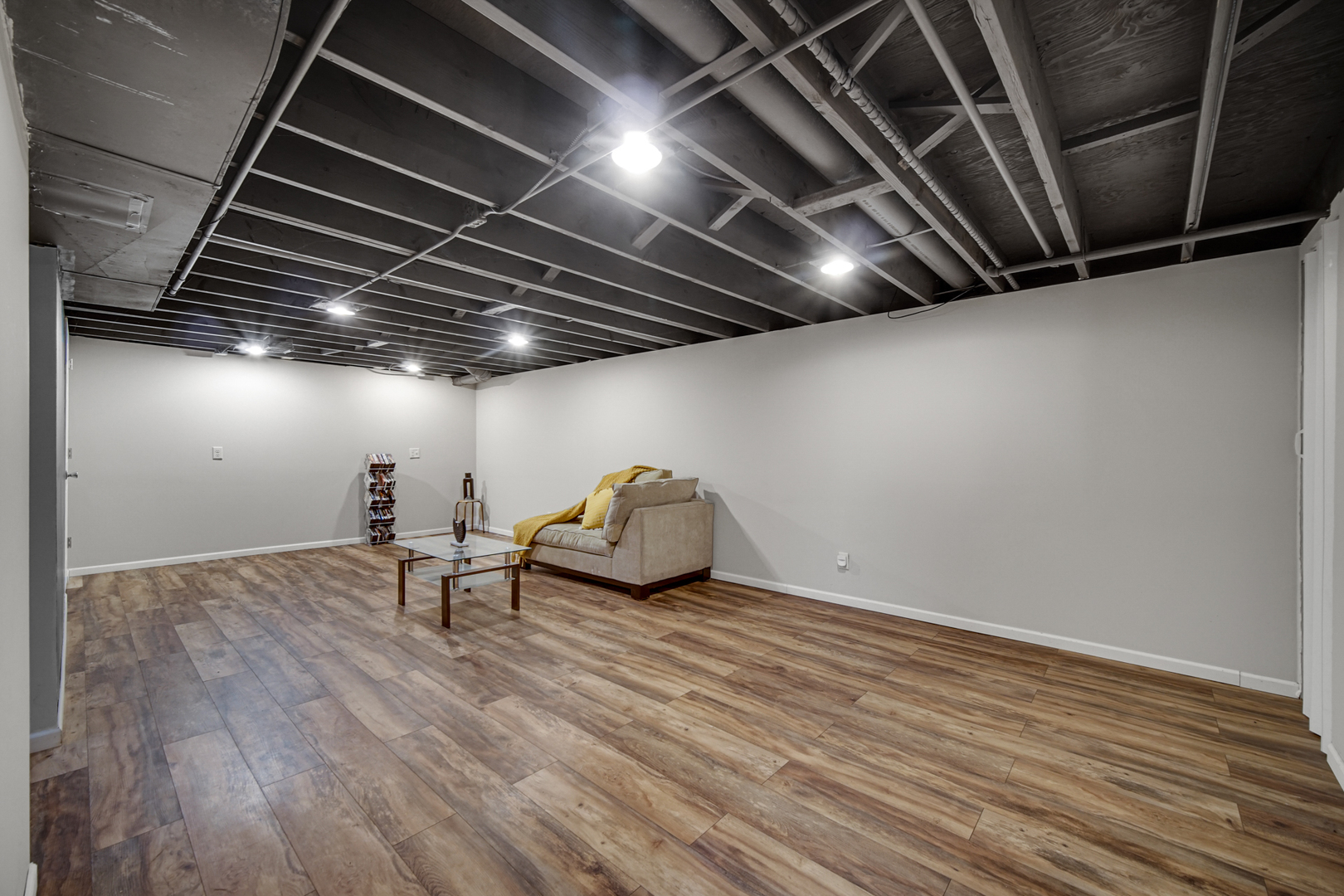 17509 Maple Avenue Lansing, IL 60438 - Photo 19 of 27 a view of room with wooden floor
