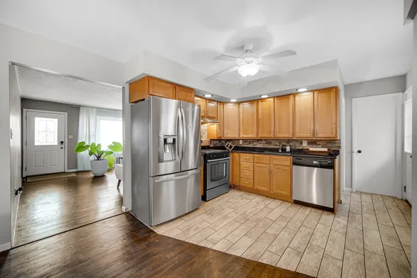 $251,900 | 17509 Maple Avenue, Lansing, IL 60438
