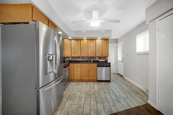 $251,900 | 17509 Maple Avenue, Lansing, IL 60438