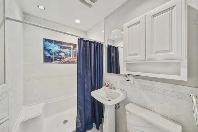 $450,000 | 1515 North River Road, McHenry, IL 60051