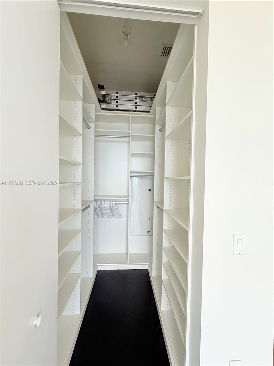 185 Southwest 7th Street, Unit 4410 Miami, FL 33130 - Photo 6 of 30