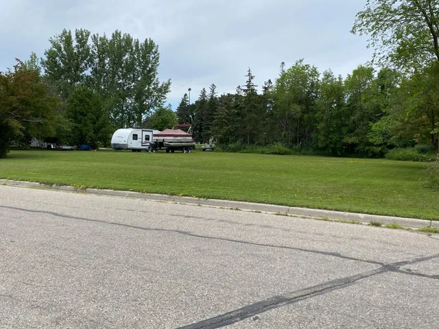 $18,600 | 1603 Cardinal Drive, Thief River Falls, MN 56701