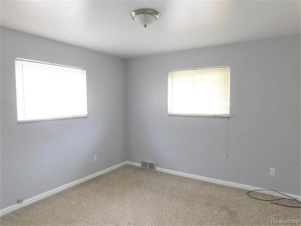 21080 Cyman Avenue Warren, MI 48091 - Photo 6 of 21