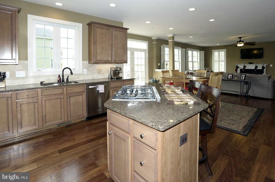 13233 Moonlight Trail Drive Silver Spring, MD 20906 - Photo 5 of 29 Kitchen island